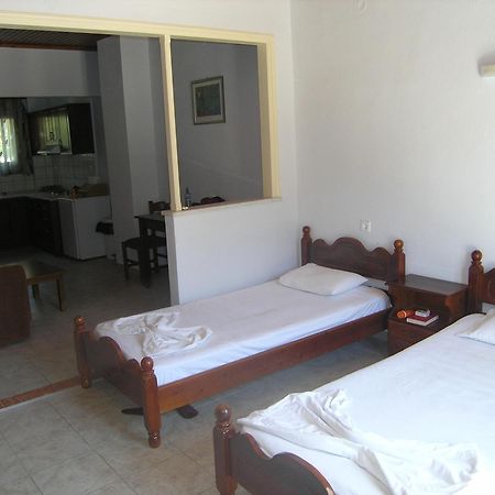 Kardanis House Hotel ปาร์กา ภายนอก รูปภาพ
